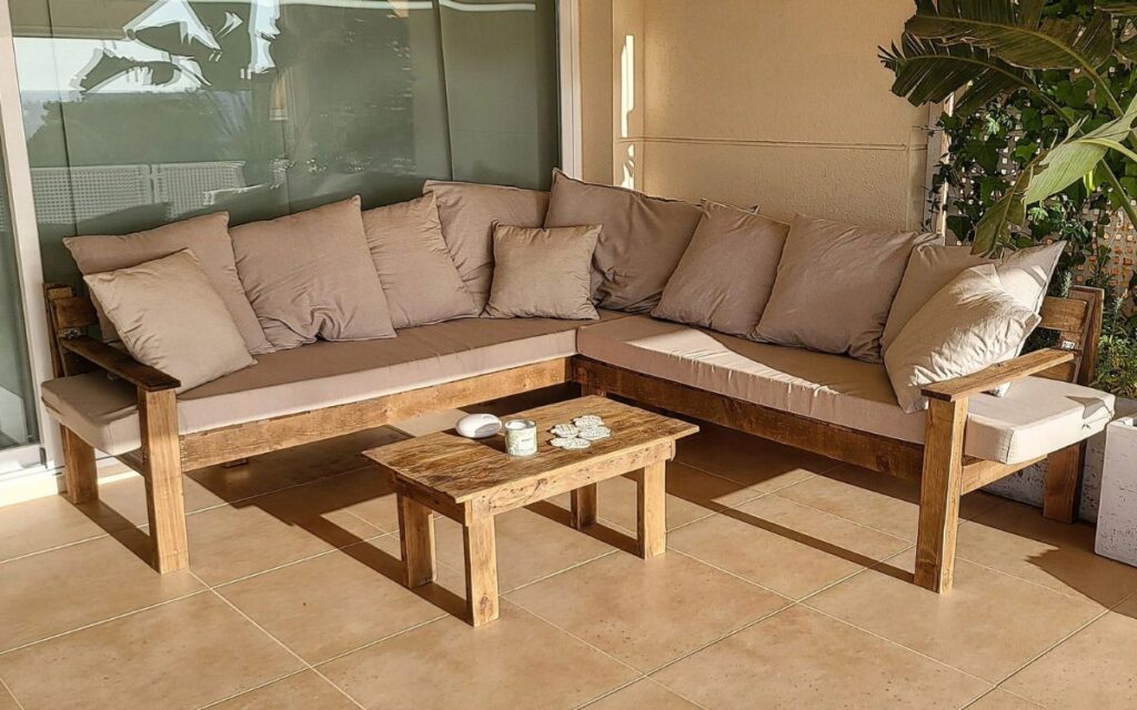 mobiliario de jardín con palets